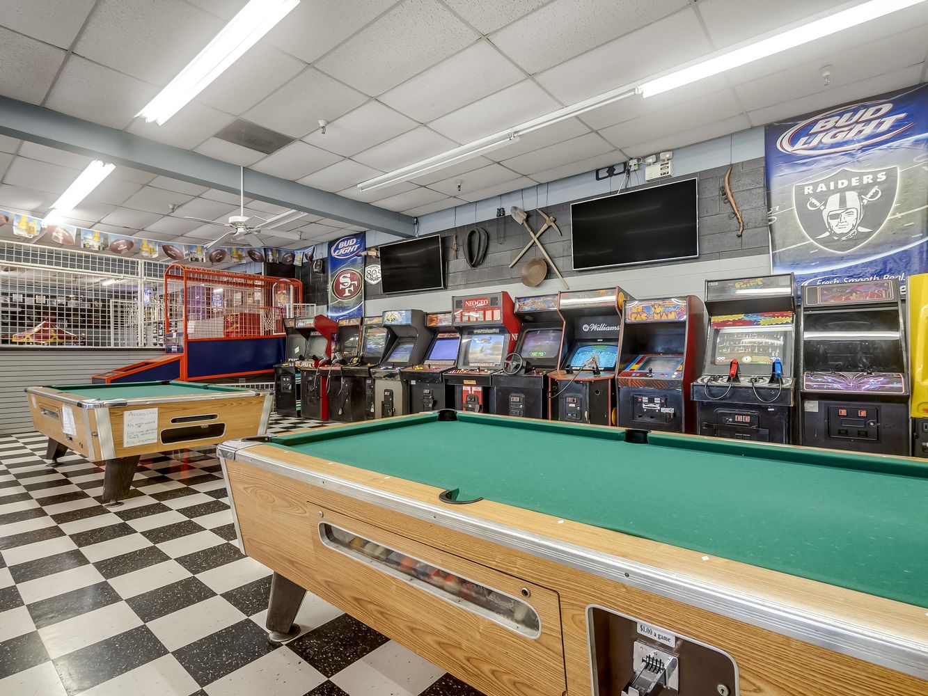 Highly Established Turn Key Pizza Planet-Video World in Selma, CA: 1900 Floral Ave, Selma, CA 93662